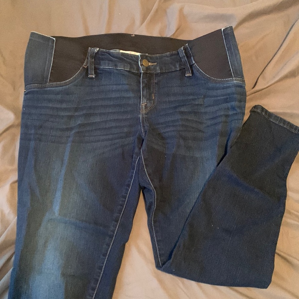 Womens maternity jeans! Very comfortable and stretchy